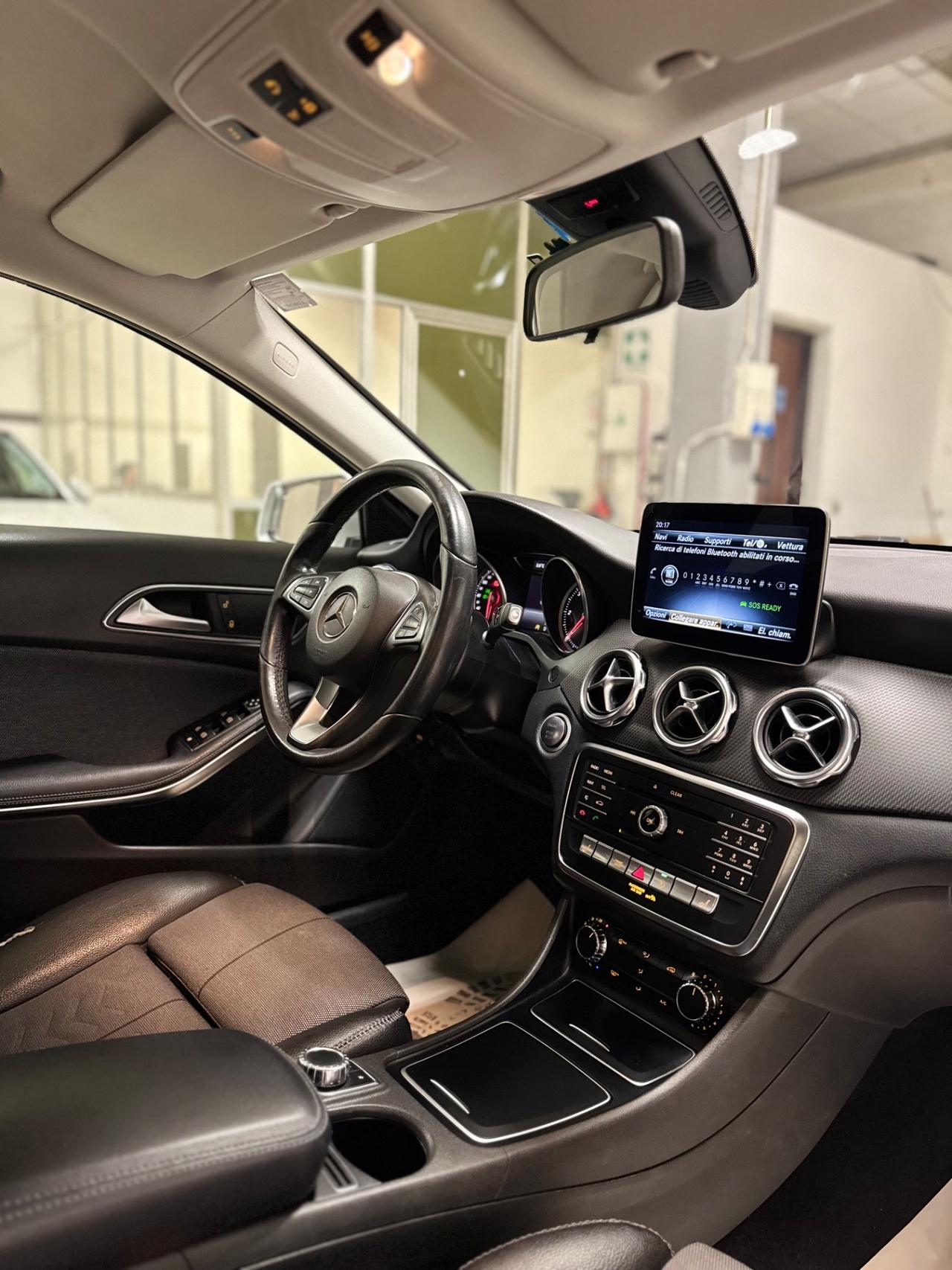 Mercedes-benz GLA 180 d Premium