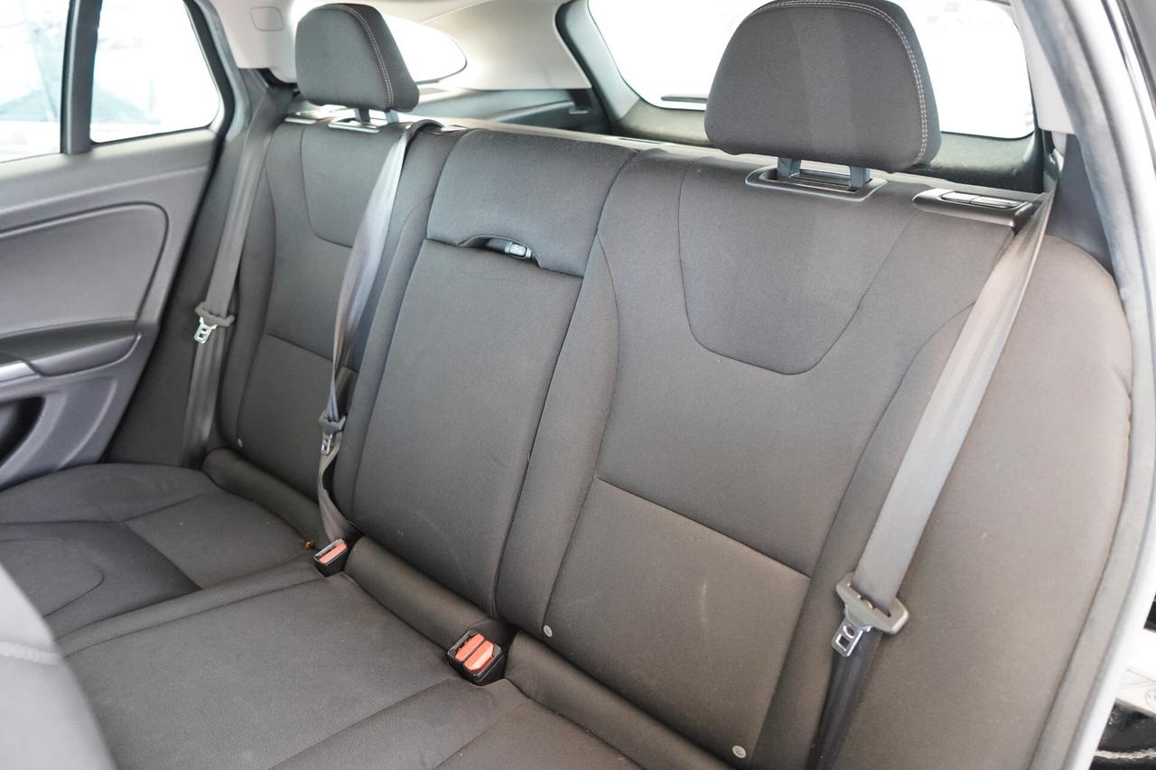 Volvo V60 D2 1.6 Powershift Kinetic