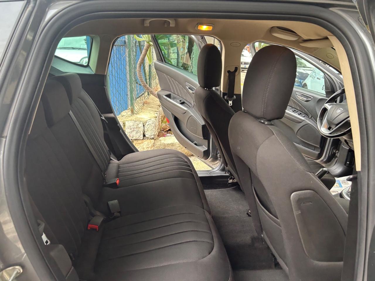 Lancia Delta 1.6 MJT Platino Parcheggio Automatico