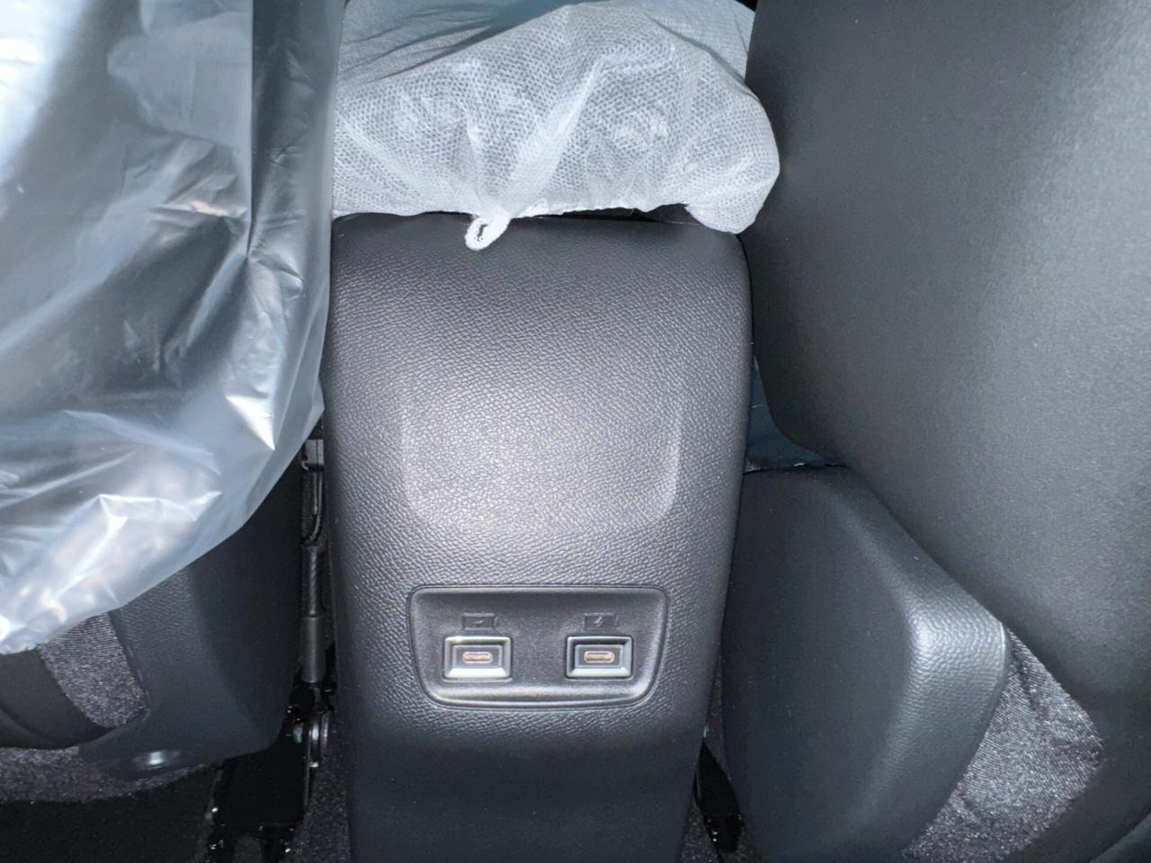 Lancia Ypsilon Hybrid e-DCT LX