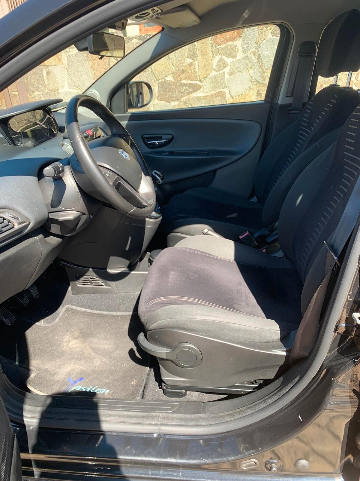 Lancia Ypsilon 0.9 TwinAir 85 CV 5 porte S&S Gold