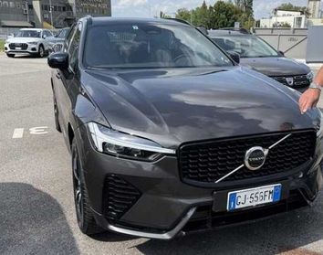 VOLVO XC60 B4 (d) AWD automatico Plus Dark