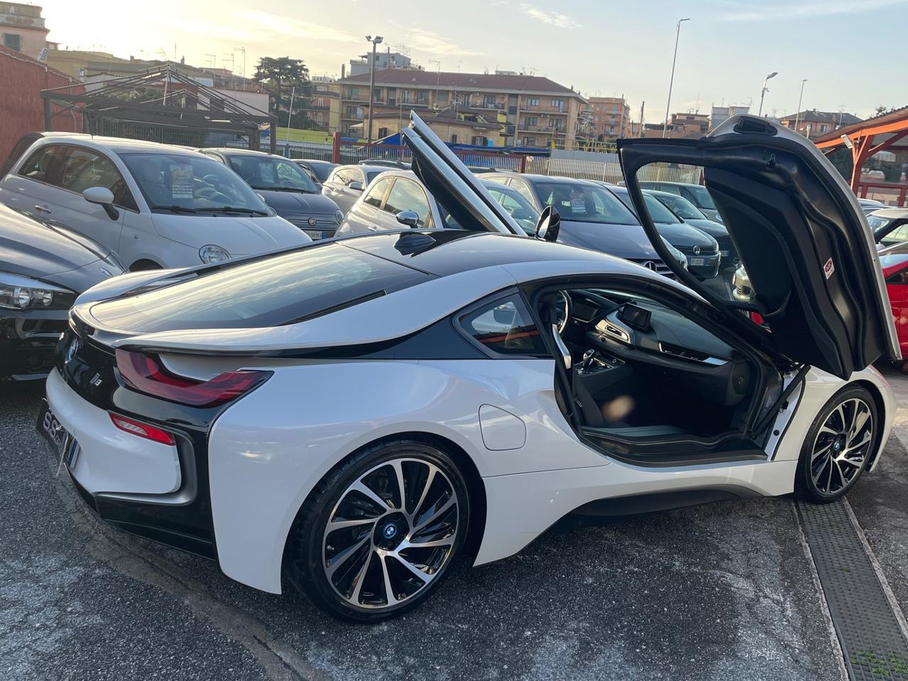 Bmw i8. (( 17 MILA KM -UNICA IN ITALIA ))