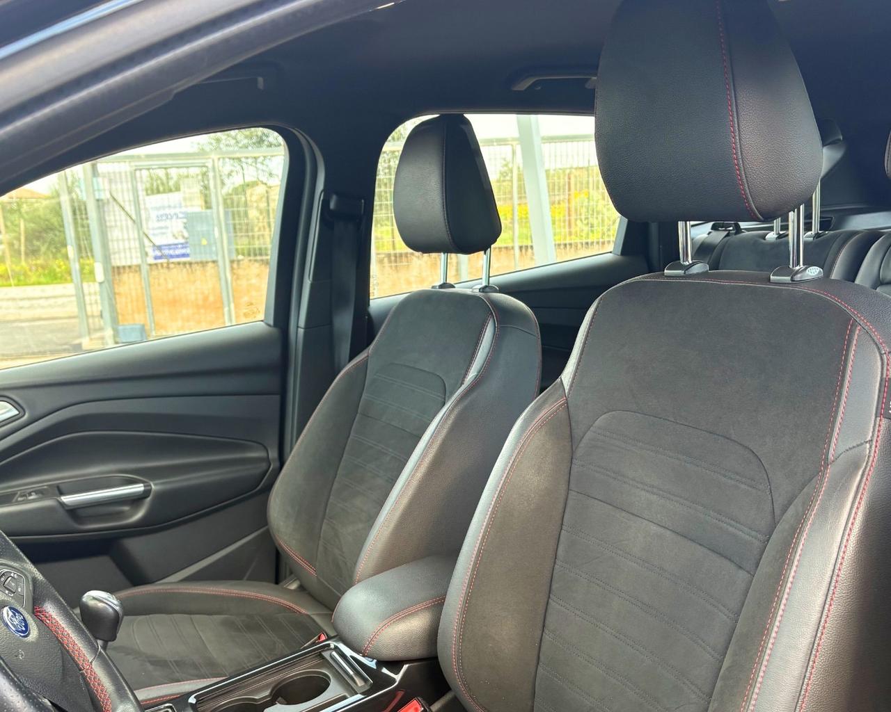 Ford Kuga 2.0 TDCI 120 CV S&S 2WD ST-Line