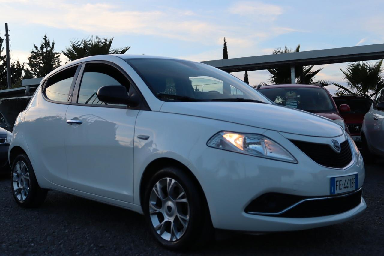 Lancia Ypsilon 1.2 69 CV 5 porte Platinum