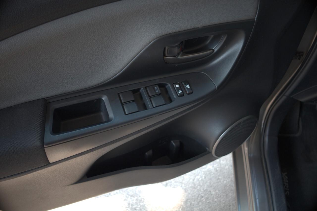 TOYOTA YARIS 1.3 ACTIVE NEOPATENTATI