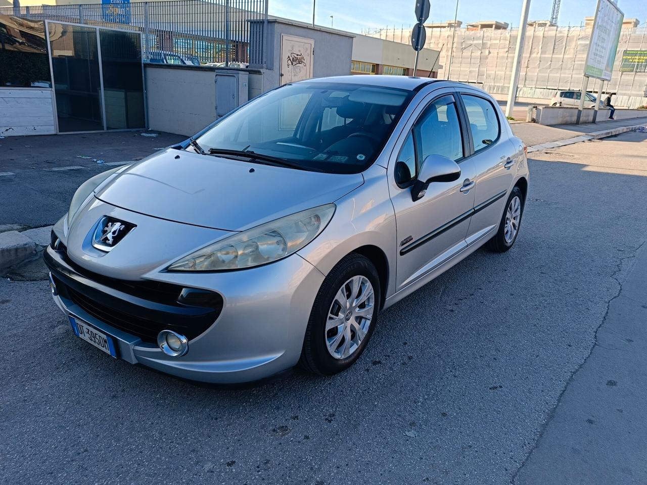 Peugeot 207 1.4 HDi 70CV 5p. ONE Line