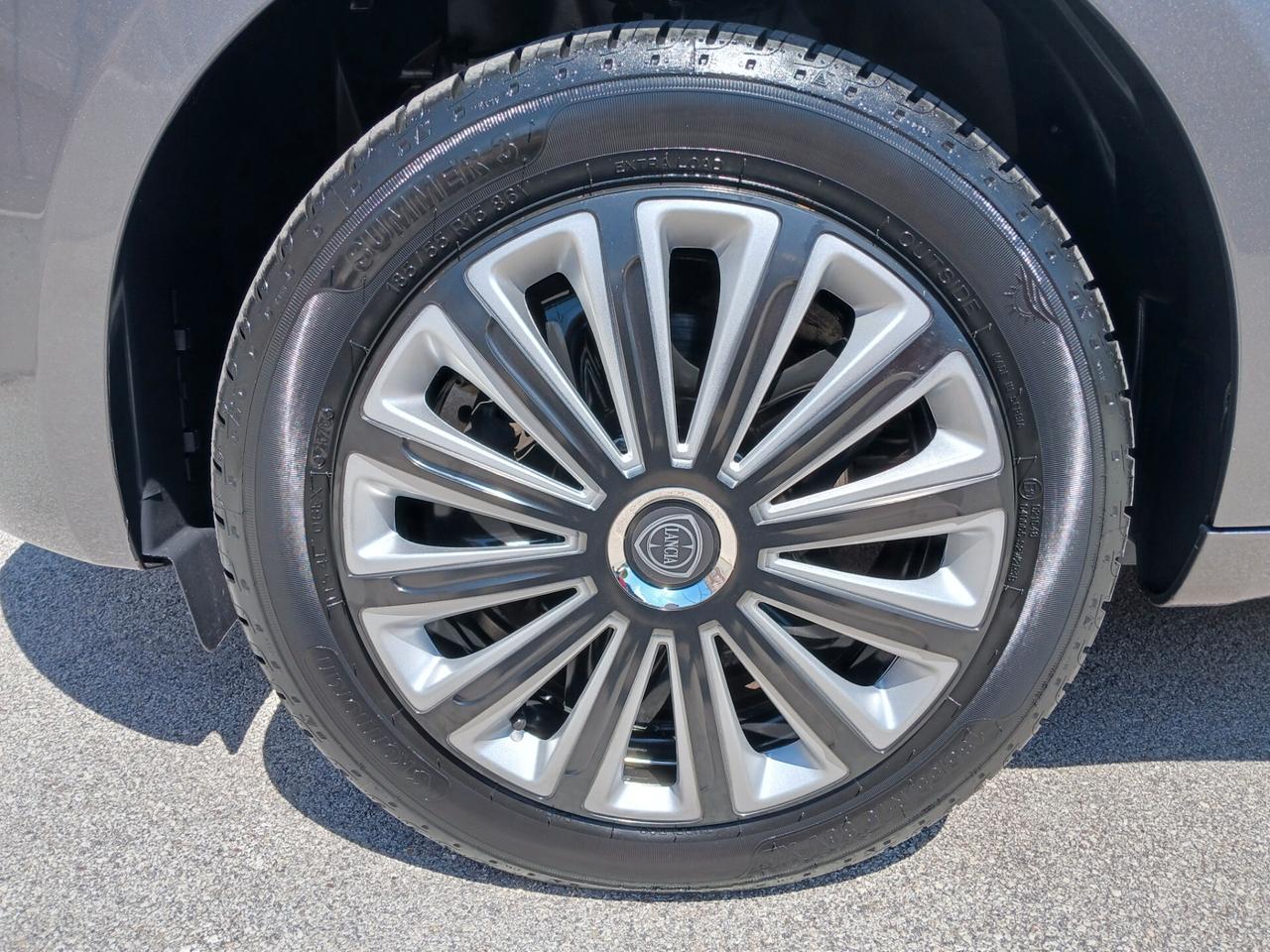 Lancia Ypsilon 1.0 HYBRID 70CV GOLD 2023