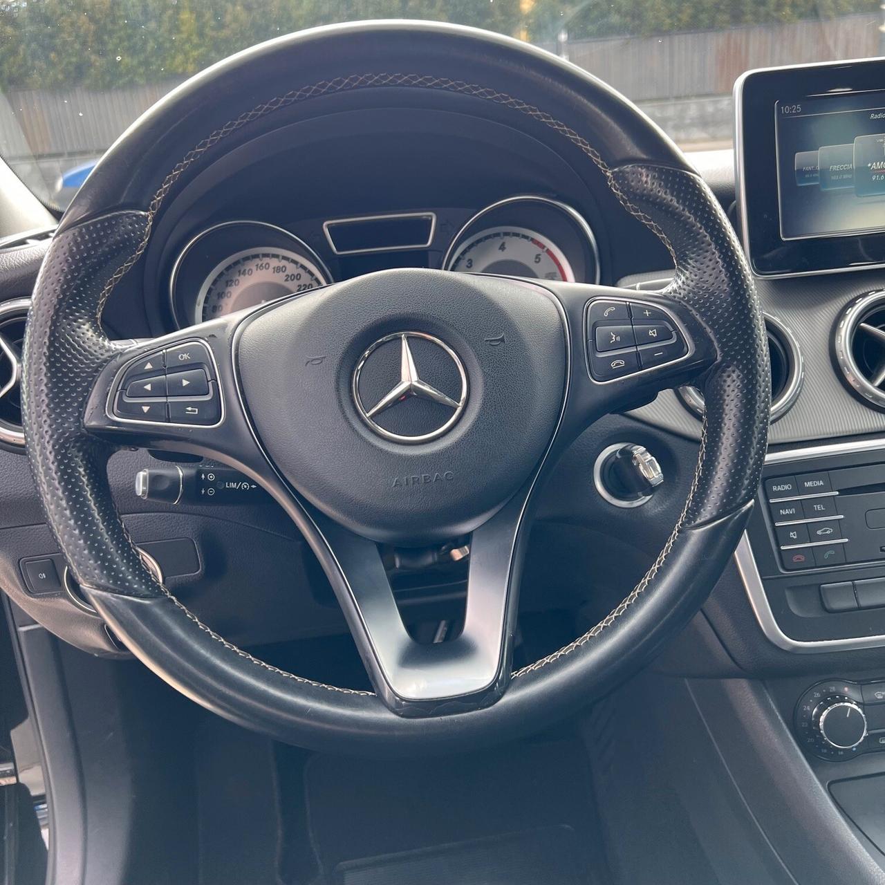 Mercedes-benz GLA 180 GLA 180 d Automatic Premium