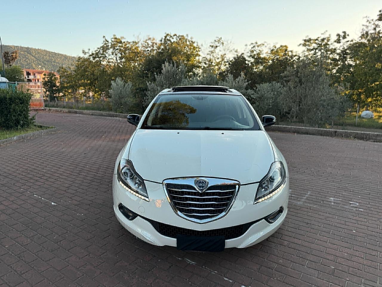 Lancia Delta 1.4 T-Jet 120 CV Gold Ecochic GPL,tetto apribile,pelle,cerchi 17,cruise control,comandi al volante,blu&me,sensori di parcheggio,full