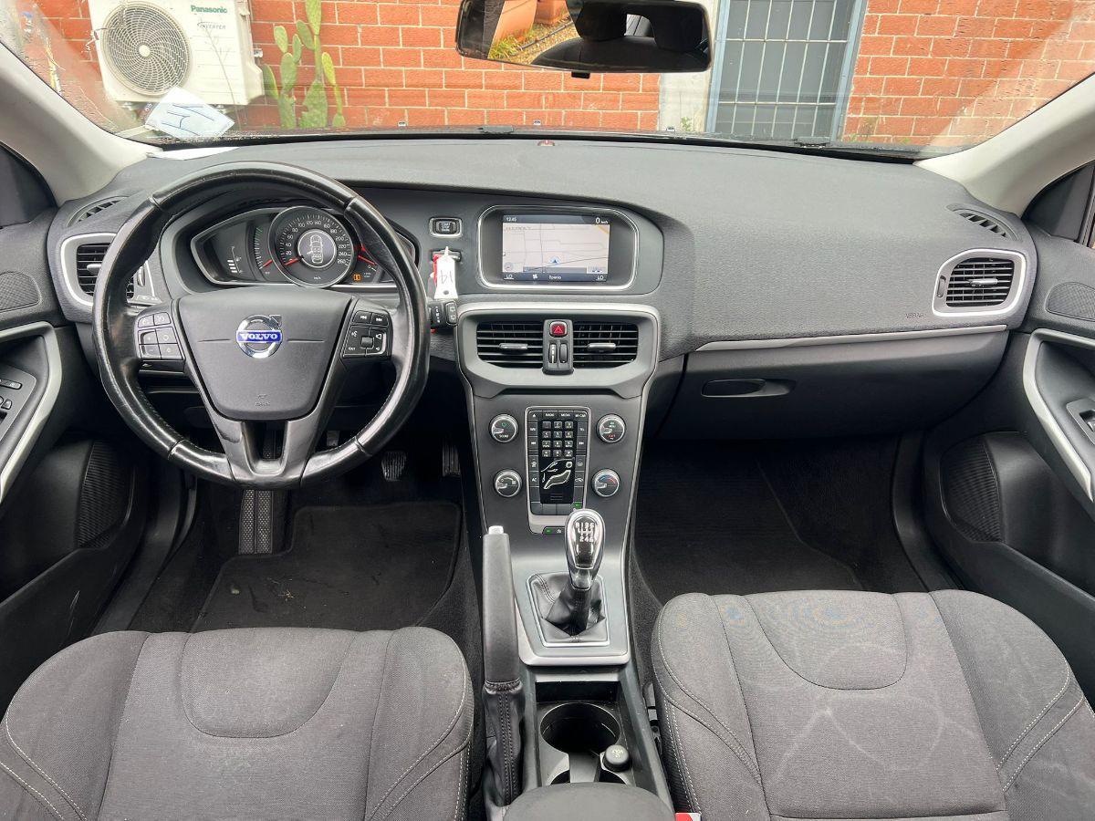 VOLVO - V40 - 1.6 D2 Summum