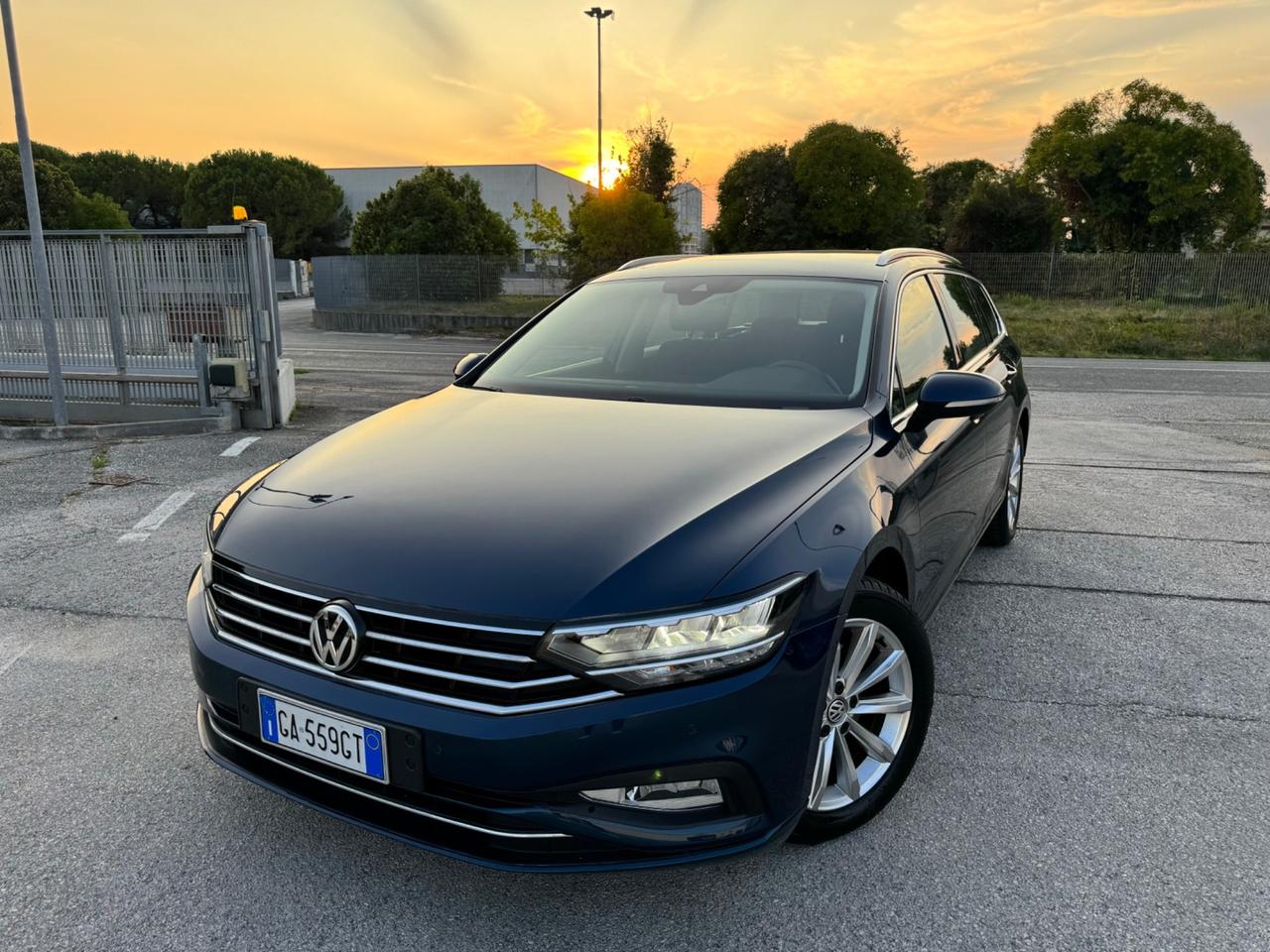 VOLKSWAGEN PASSAT 1.6 Tdi EVO Dsg - Led Navi