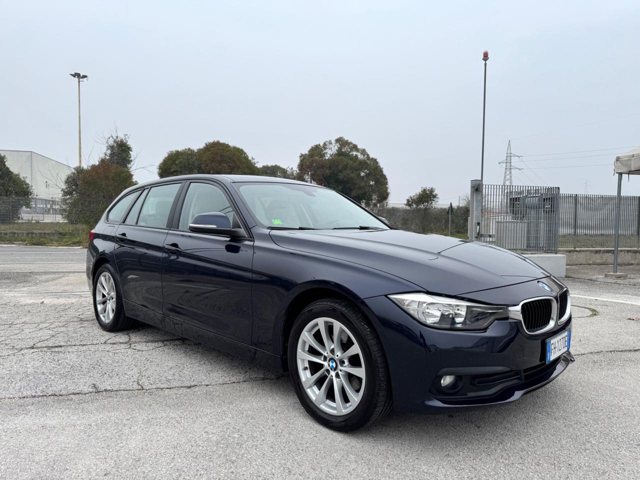 BMW 320d Automatic Touring XDRIVE - Navi 17