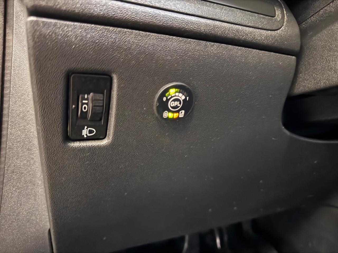 Peugeot 208 1.4 VTi 95 CV 5p. GPL Active