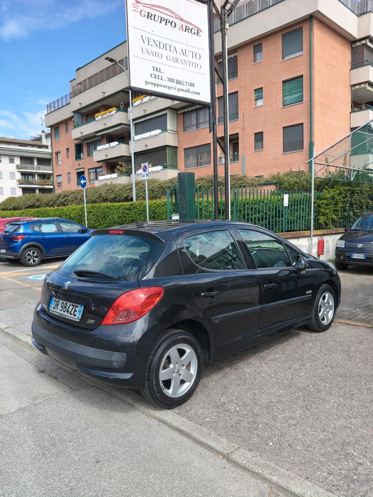 Peugeot 207 1.4 8V 75CV 5p. X Line