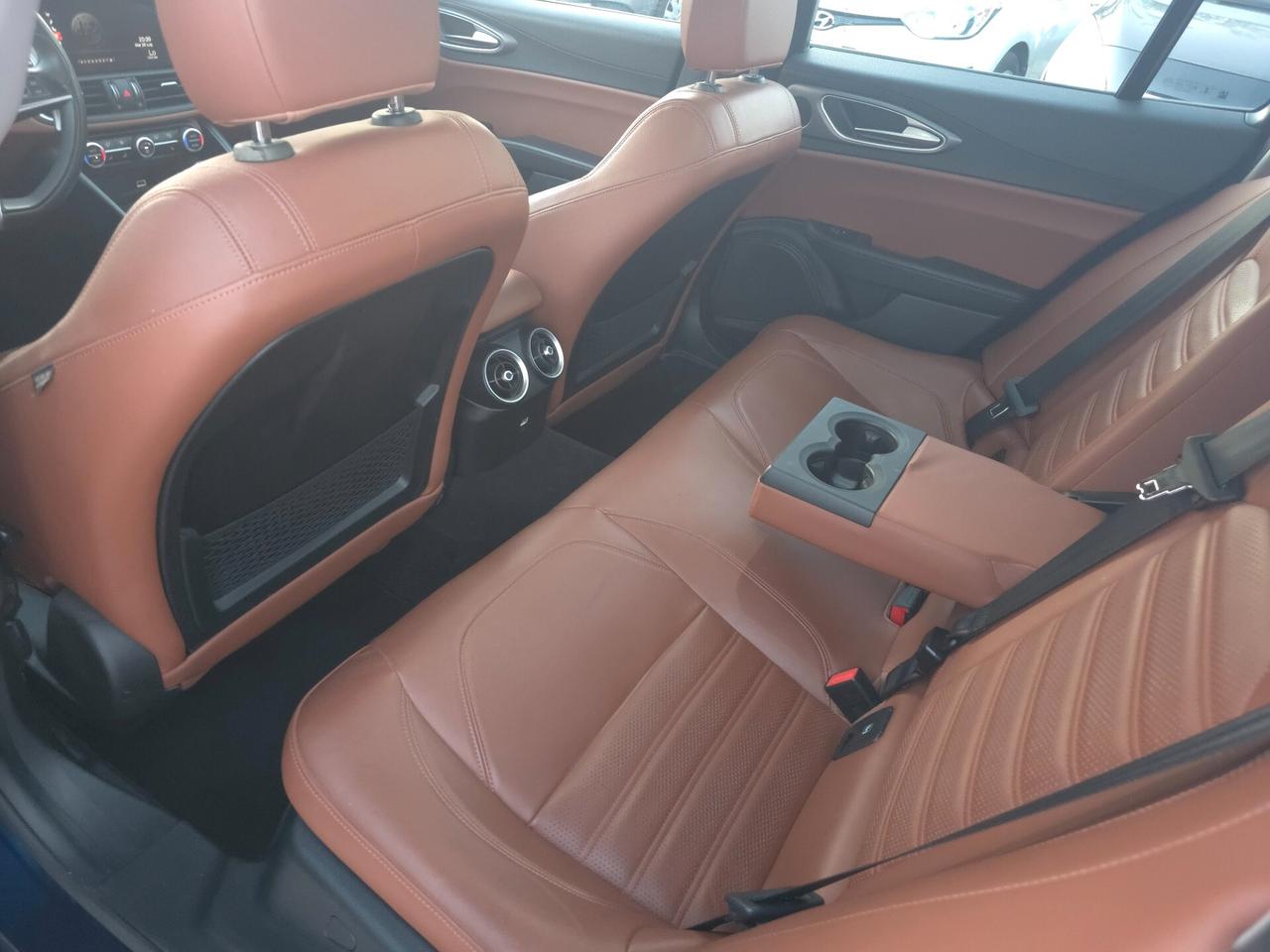 Alfa Romeo Giulia 2.2 Turbodiesel 210 CV AT8 AWD Q4 Veloce