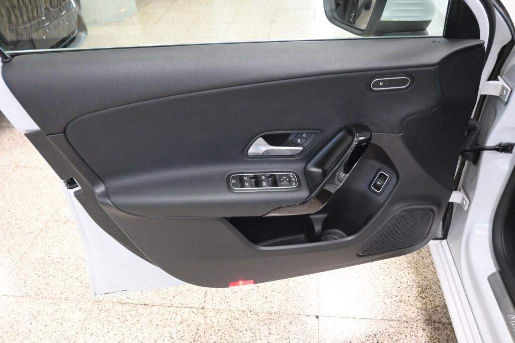 MERCEDES-BENZ A 180D SEDAN 115CV AUTOM. BUSINESS SOLUTION PLUS