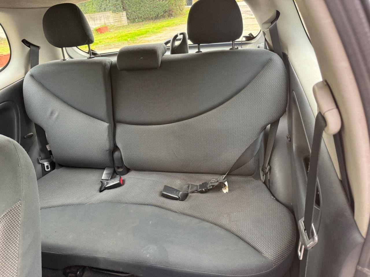 Toyota Yaris sol 1.0