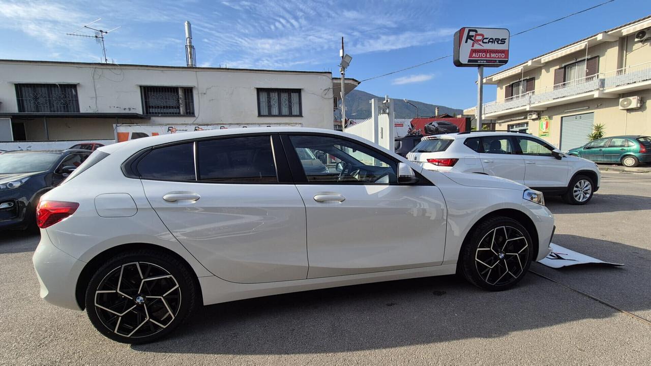 Bmw 116 116d 5p. Business Advantage