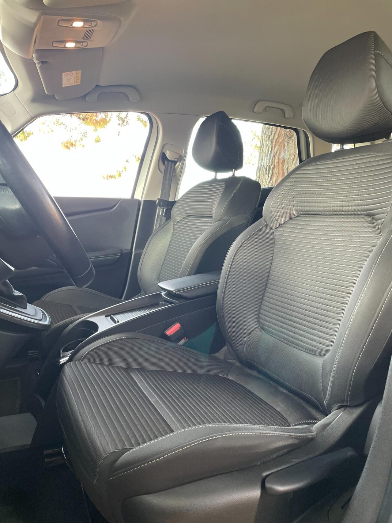 Renault Scenic dCi 8V 110 CV EDC Intens