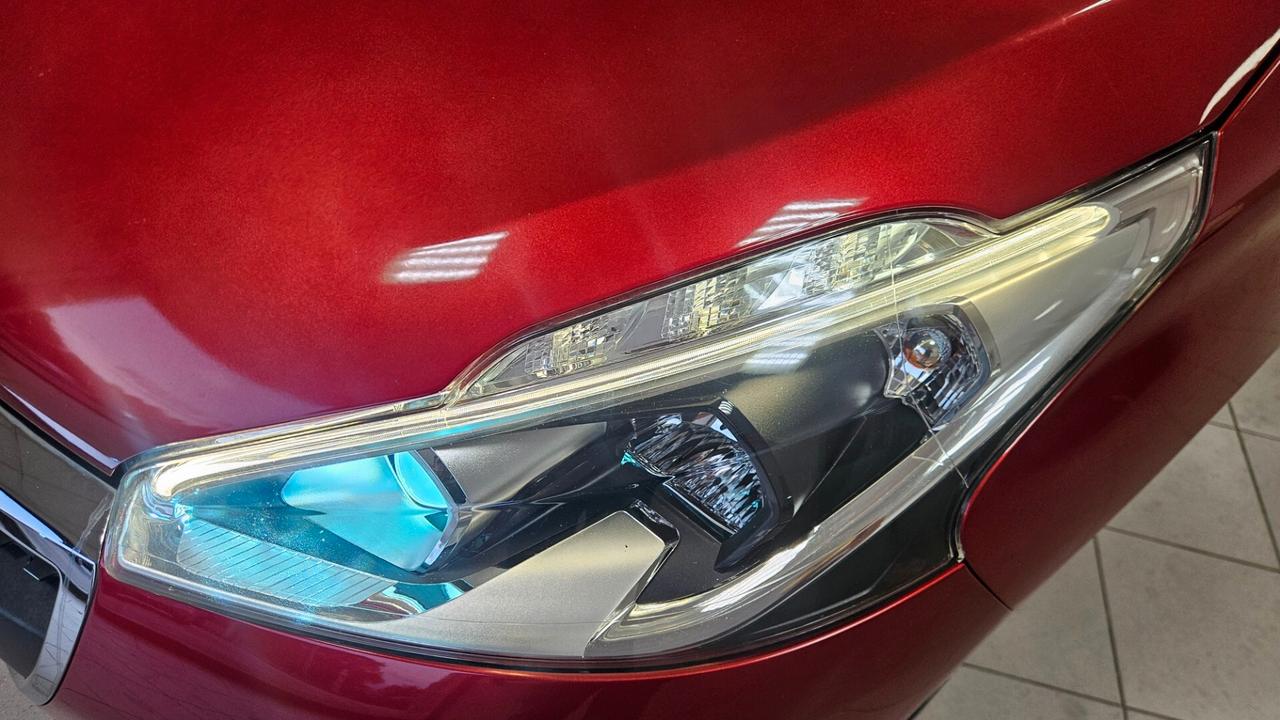 Peugeot 208 PureTech 82 5 porte Allure