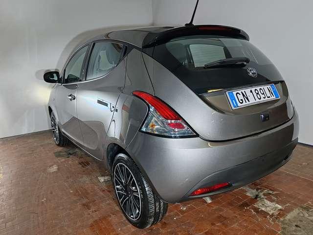 Lancia Ypsilon 1.0 Hybrid 70cv Gold Car Play + Telecamera