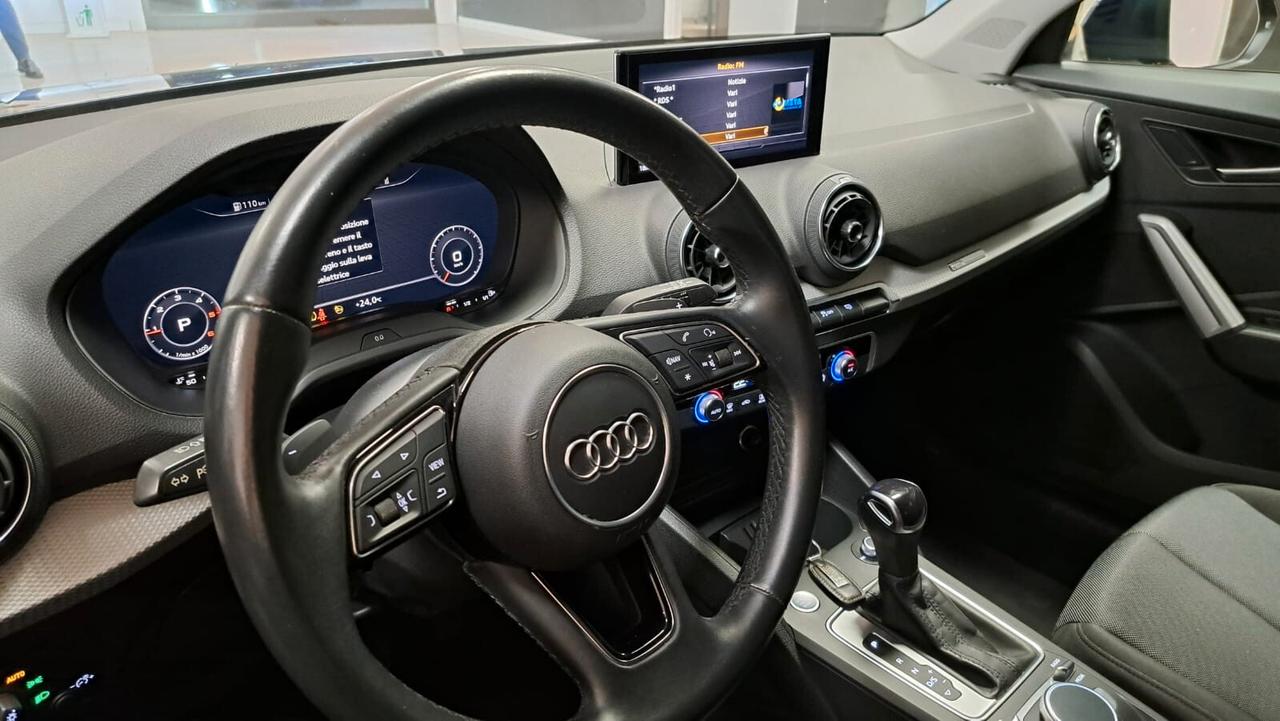 Audi Q2 30 TDI S tronic Identity Black