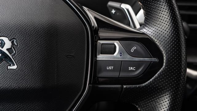 PEUGEOT 3008 BlueHDi 130 S&S EAT8 IVA UNIPRO