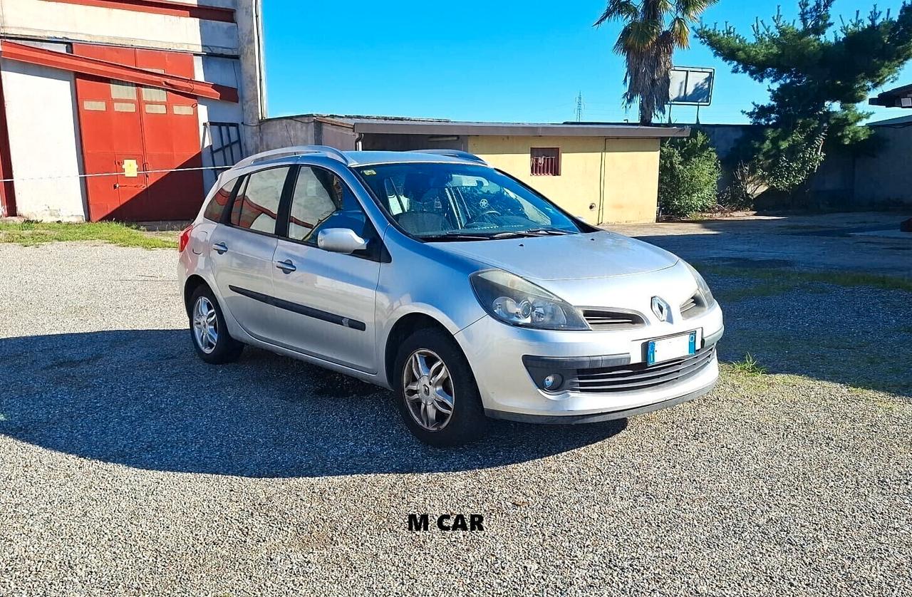 Renault Clio 1.2 16V SporTour Le Iene