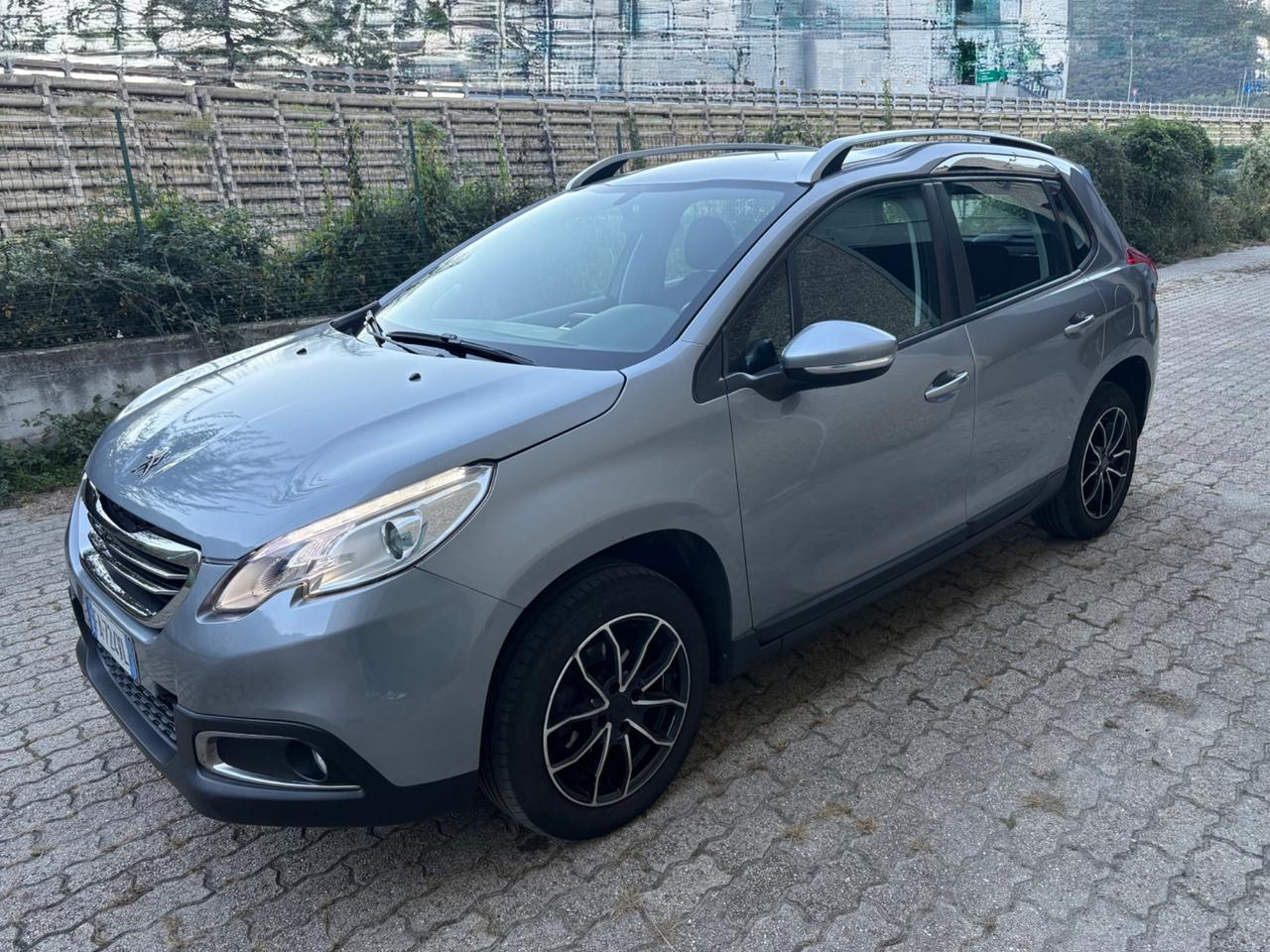 Peugeot 2008 PureTech 1.2 82cv Active