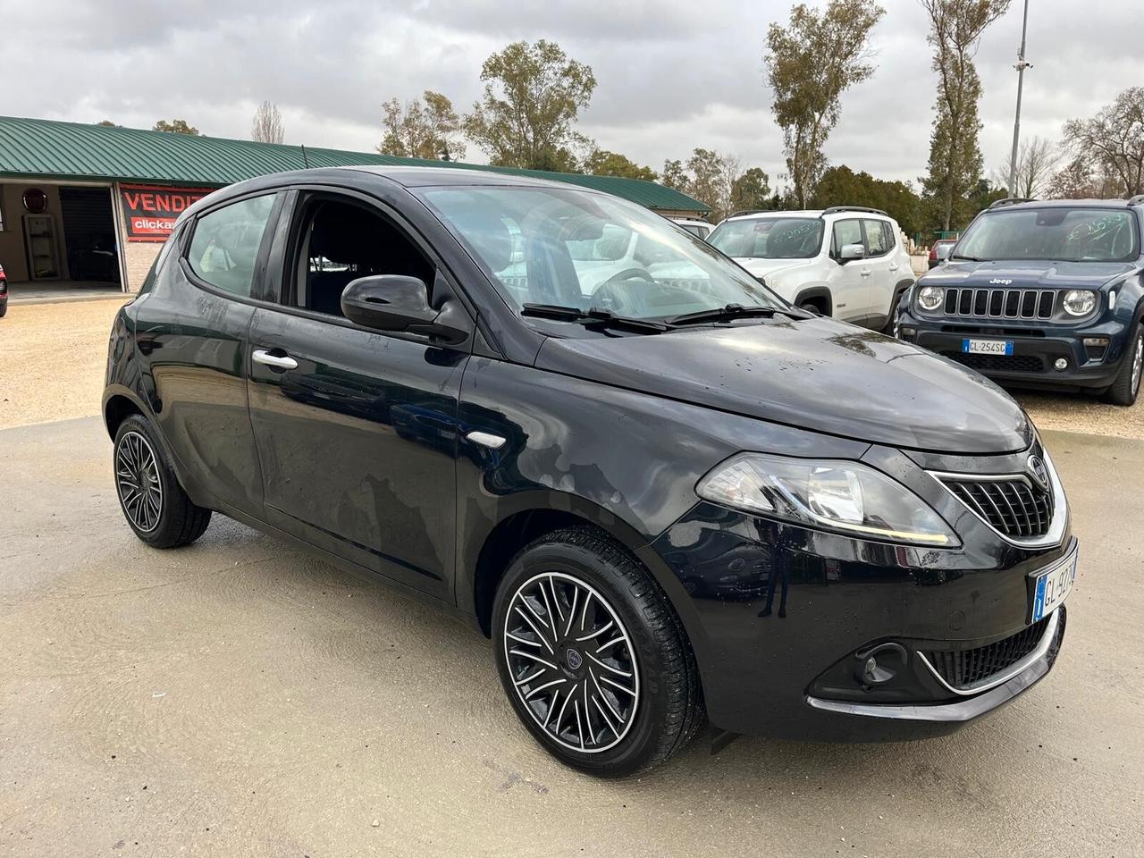 Lancia Ypsilon 1.0 FireFly 5 porte S&S Hybrid Gold