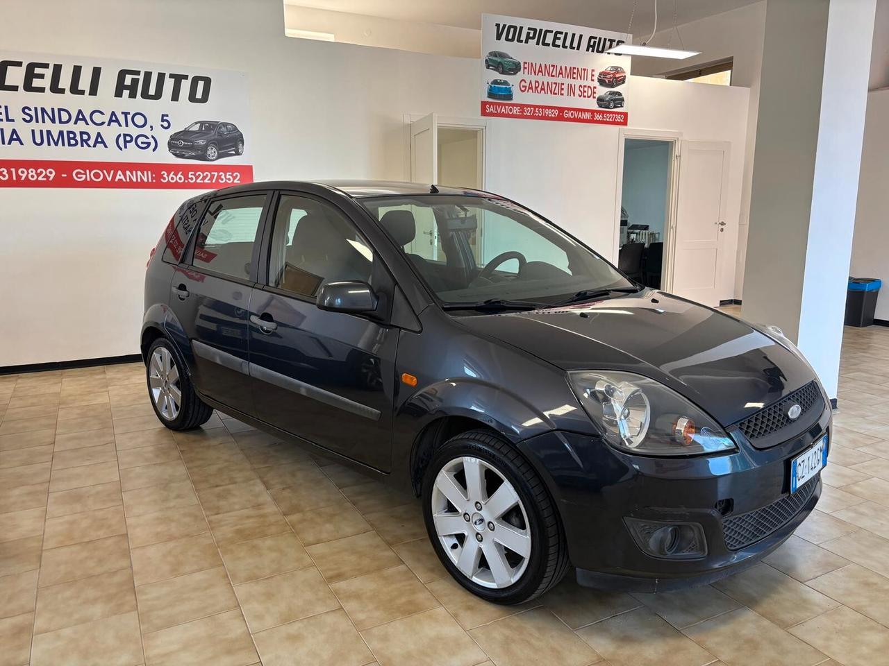 FORD FIESTA ANNO 2006 DS 1.4 ADATTA NEOPATENTATI KM 200 MILA