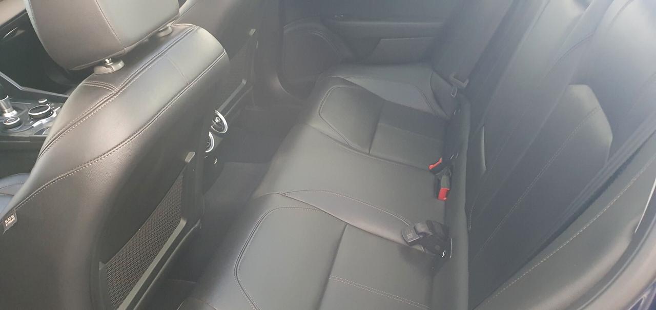 Alfa Romeo Giulia 2.2 Turbodiesel 190 CV AT8 Lusso