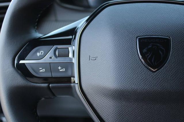 Peugeot 2008 1.2 puretech Allure 100cv con CarPlay