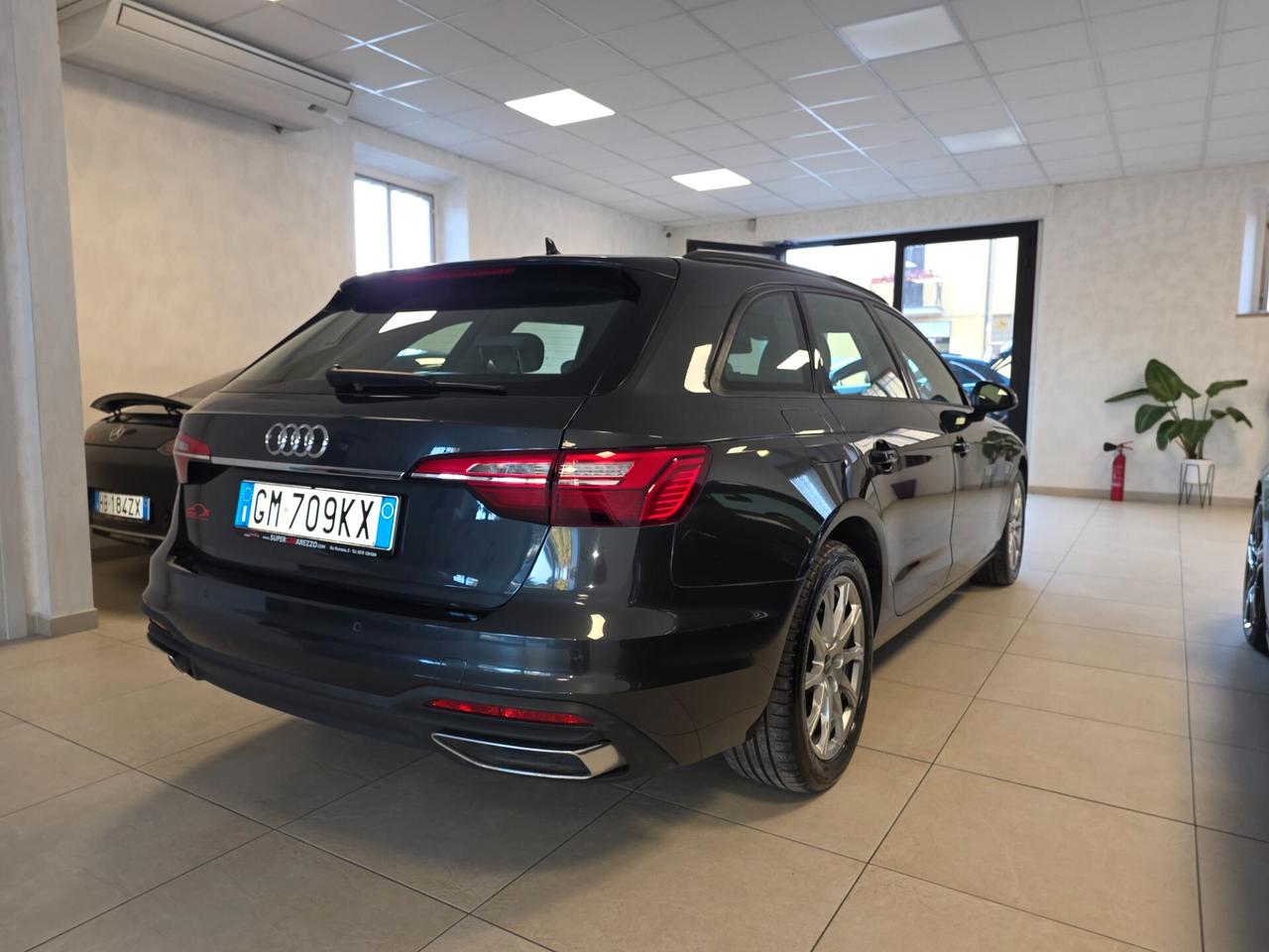 Audi A4 40 TDI S tronic Business