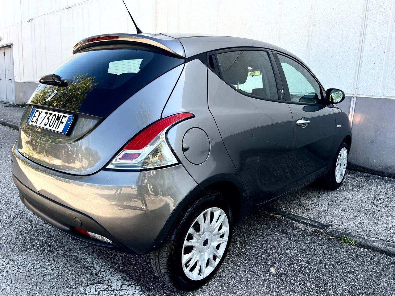 Lancia Ypsilon 1.2 69 CV 5 porte Platinum