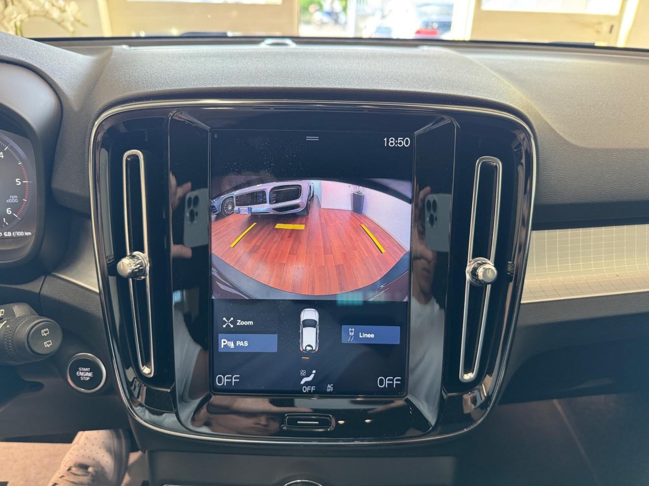 VOLVO XC 40 D3 GEARTRONIC MOMENTUM PRO - MY21