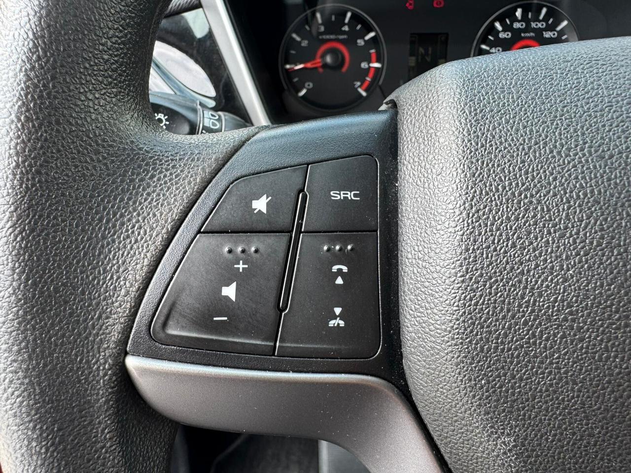 MAHINDRA KUV 100 K8 1.2 VVT 83CV 2025!!! GPL DI SERIE !!!