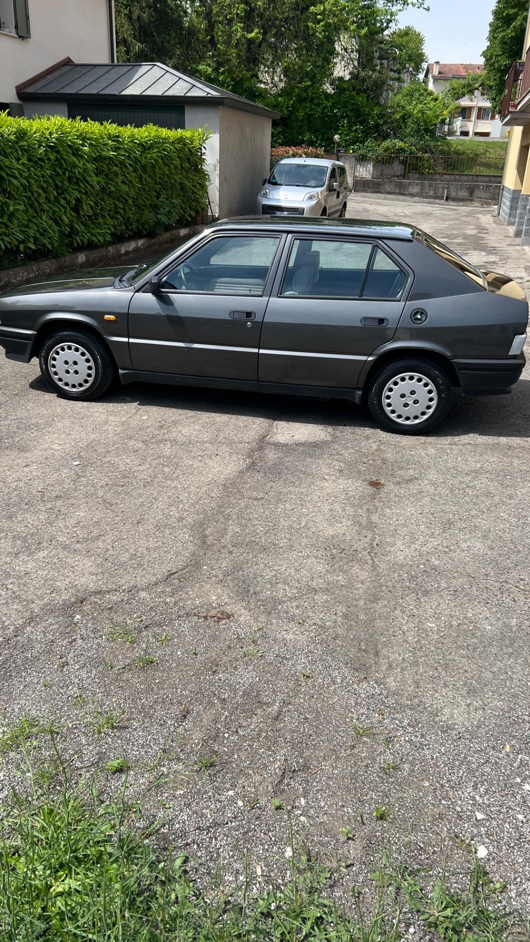 Alfa Romeo 33 33. 1.3 benzina Anno 1987