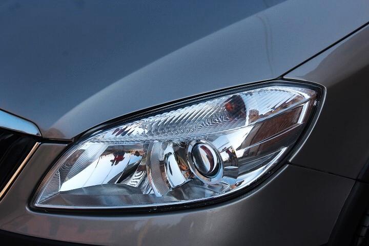 Skoda Roomster 1.2 TSI 86CV Scout CROSSOVER ASSETTO RIALZATO CLIMA AUTOMATICO SENSORI PARK