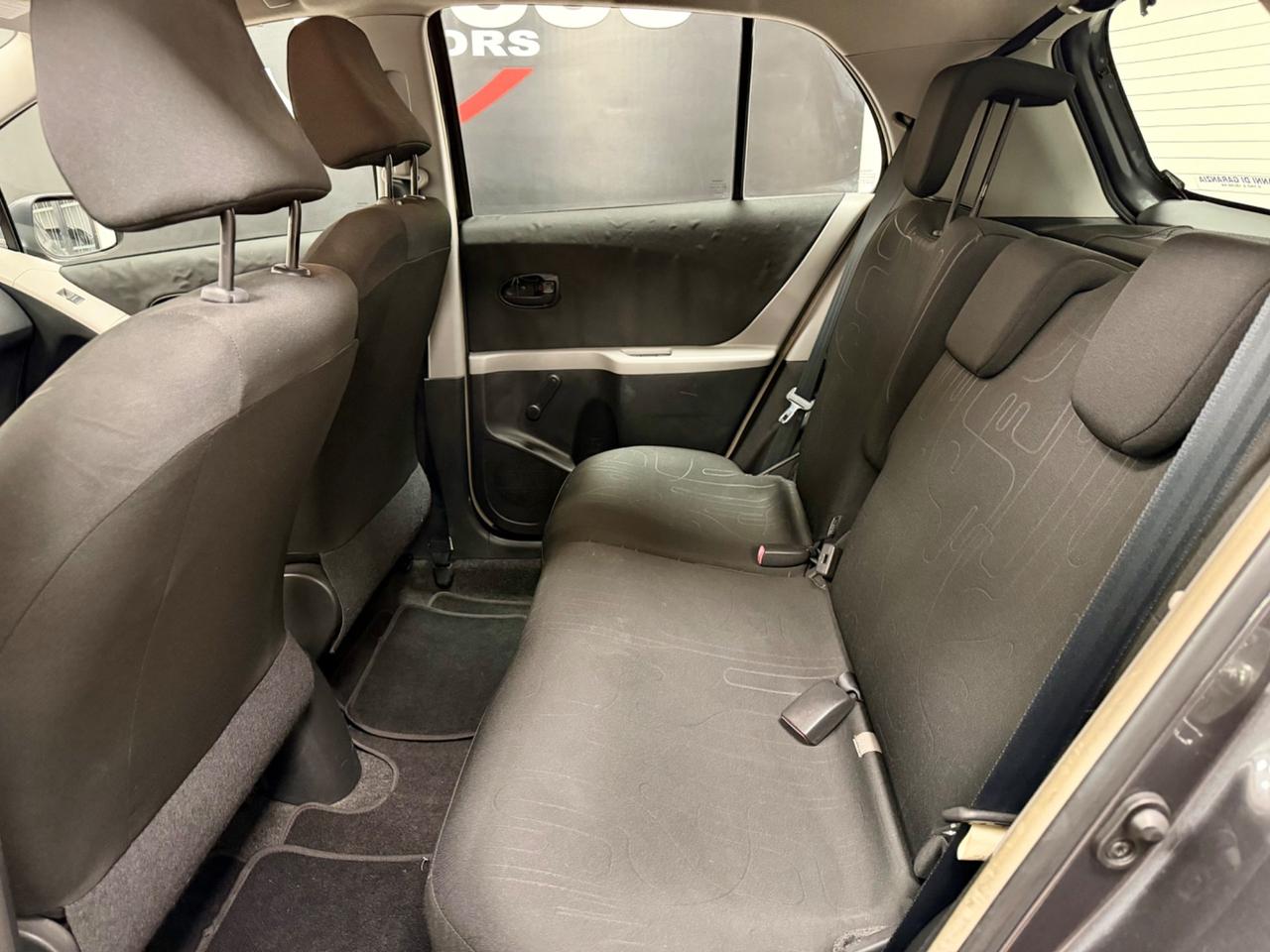 Toyota Yaris 1.0 5 porte Sol