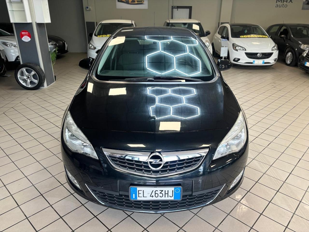 Opel Astra 1.4 100CV 5 porte Cosmo