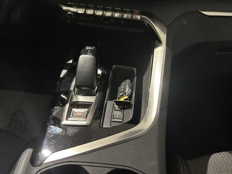 Peugeot 3008 3008 Hybrid 225 e-EAT8 Allure Pack