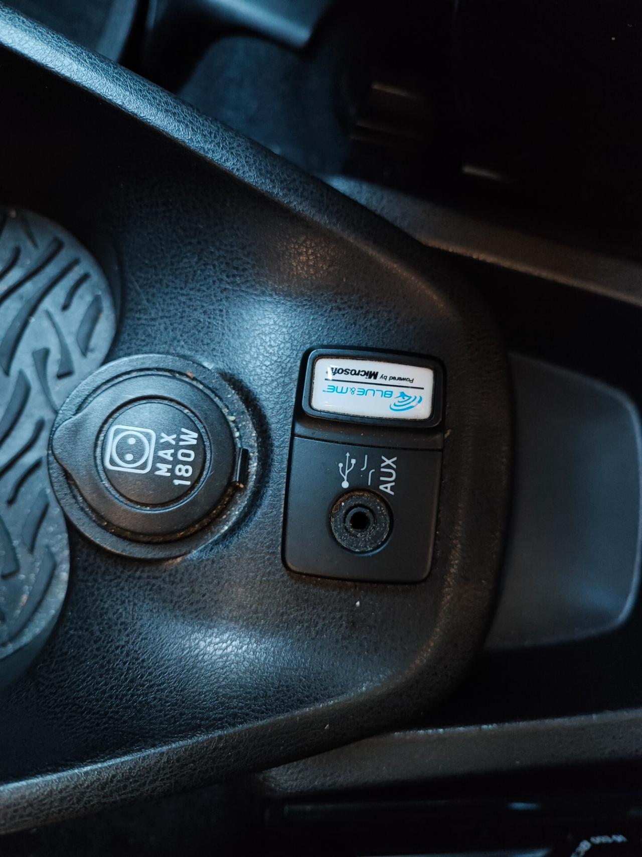 Lancia Ypsilon con 26 Euro 450 km