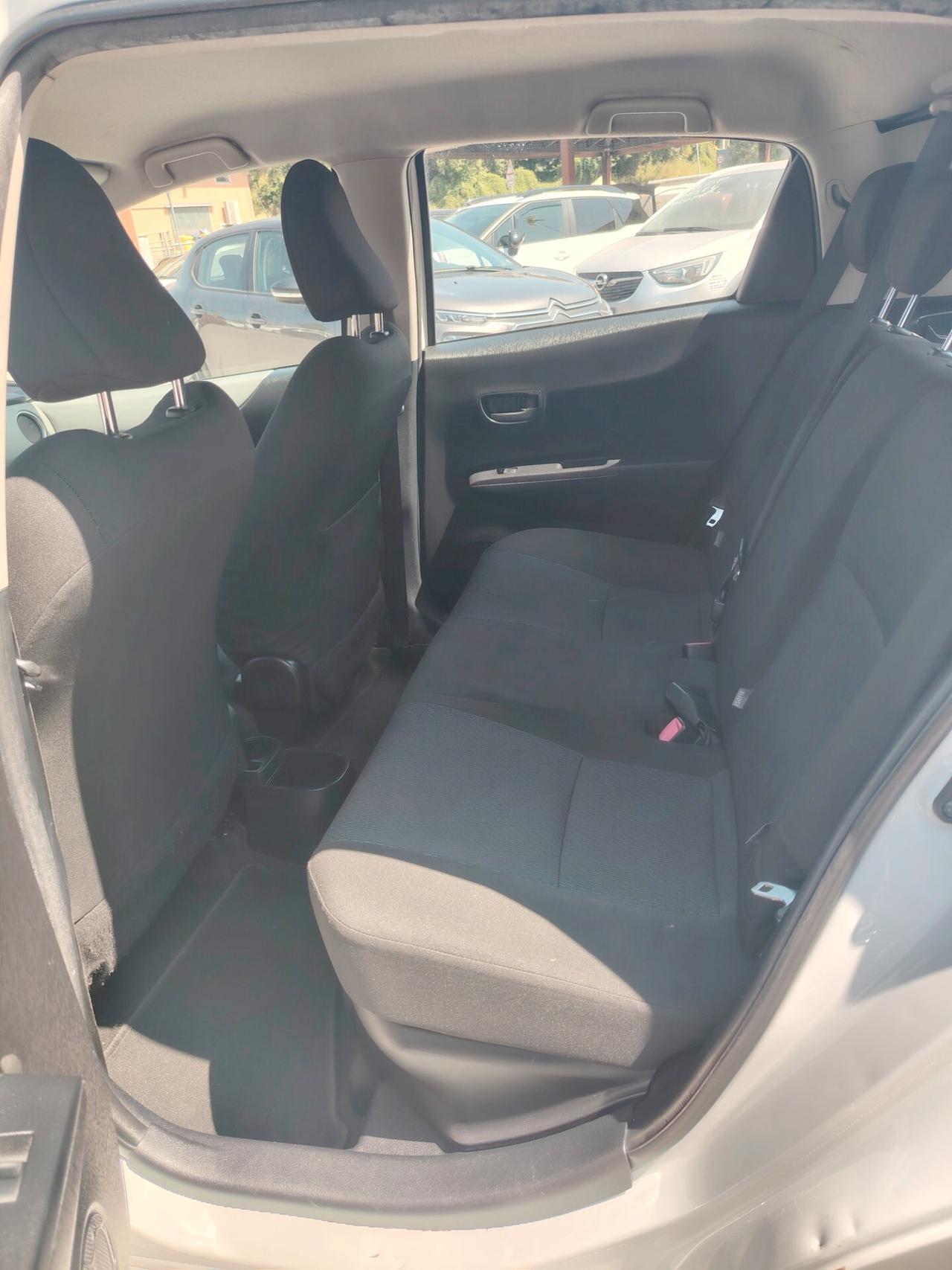 Toyota Yaris 1.5 Hybrid 5 porte Lounge Più - NEOPATENTATO