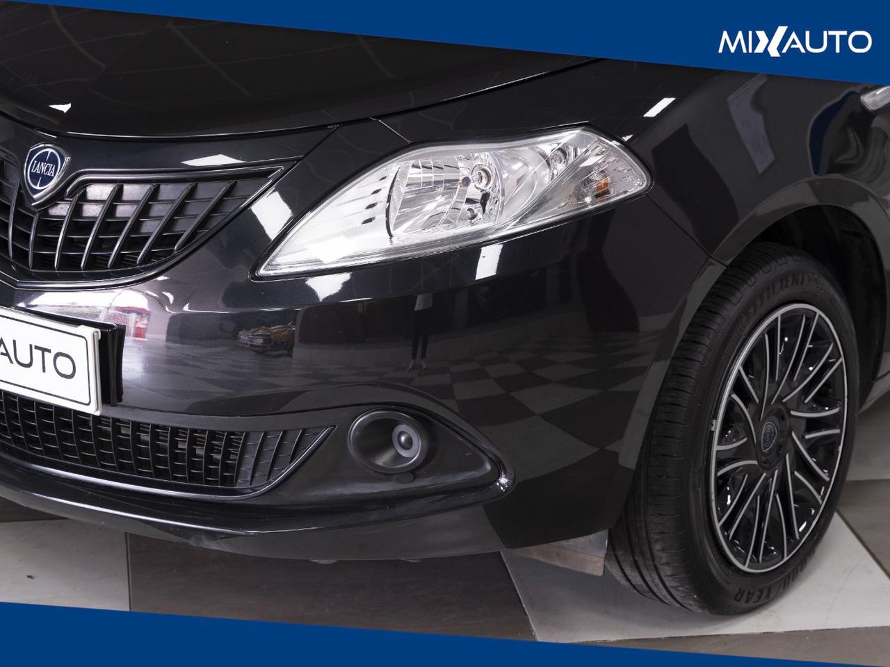 Lancia Ypsilon 1.0 Firefly Hybrid Silver 70CV 5 Porte