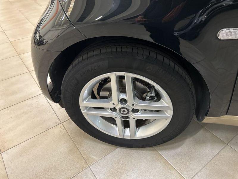 smart fortwo EQ PURE 22KW