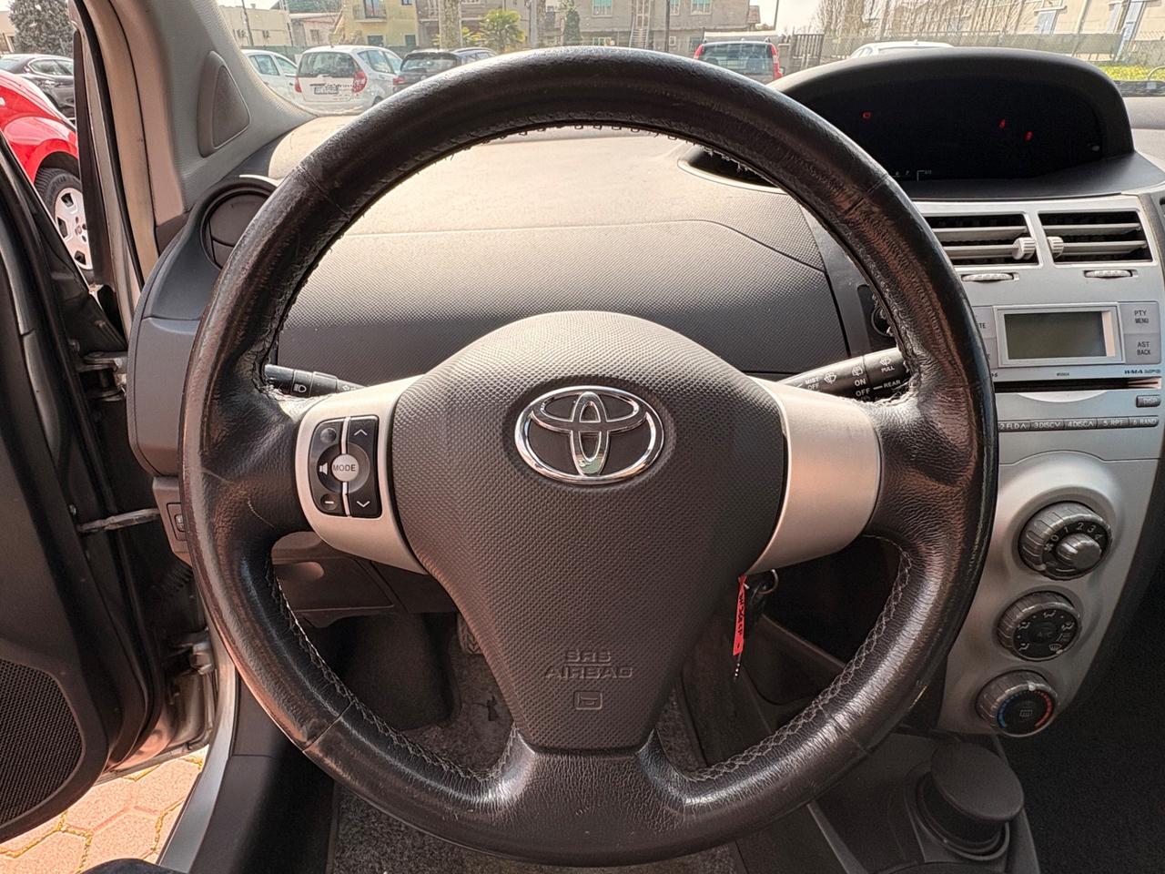 Toyota Yaris 1.3 5 porte - NEOPATENTATI