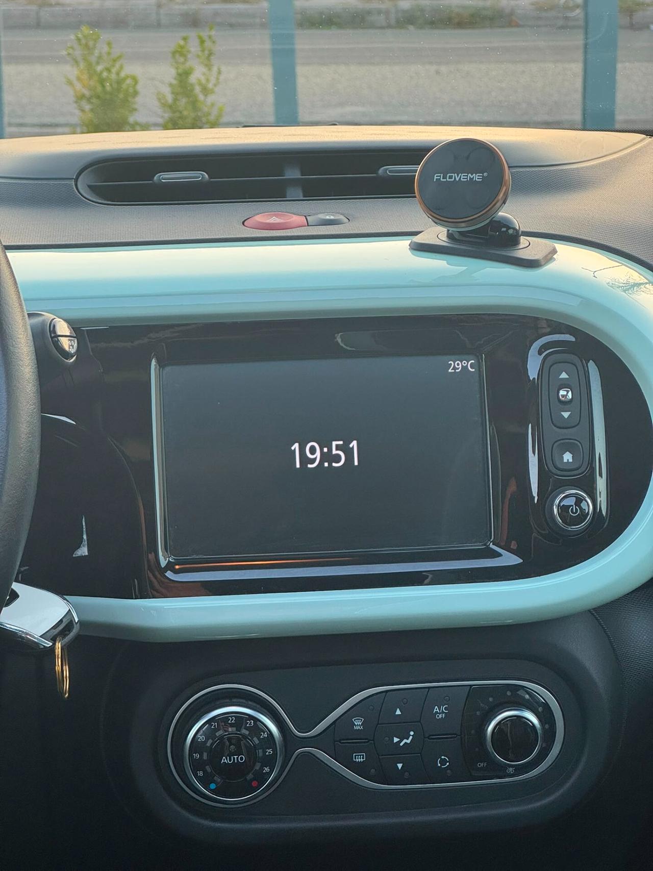 Renault Twingo SCe EDC La Parisienne