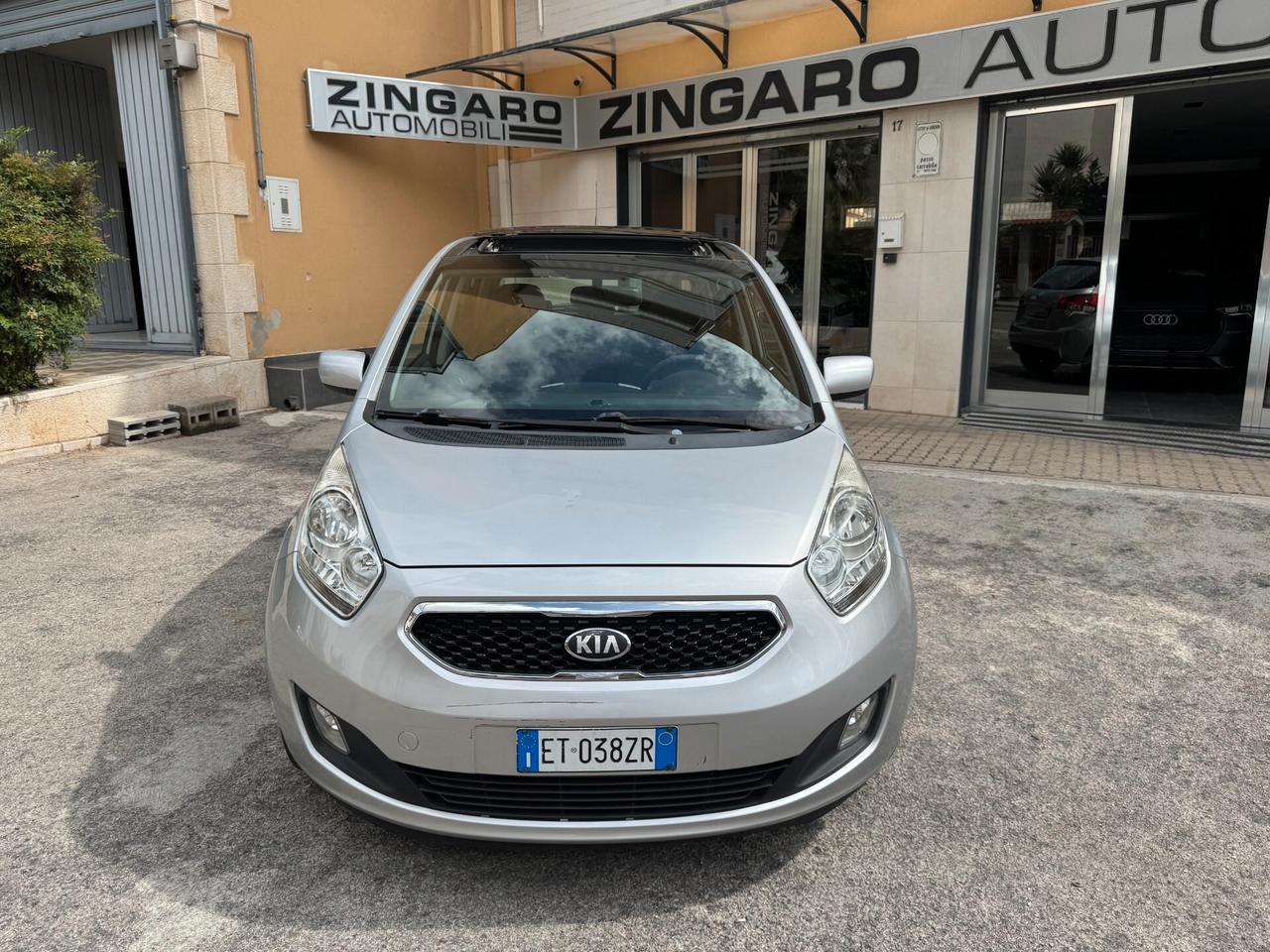KIA VENGA 1.4 CRDI 90 CV. 6M. TETTO APRIBILE +SENSORI